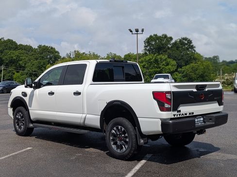 Used 2024 Nissan Titan PRO-4X AWD/4WD image 7