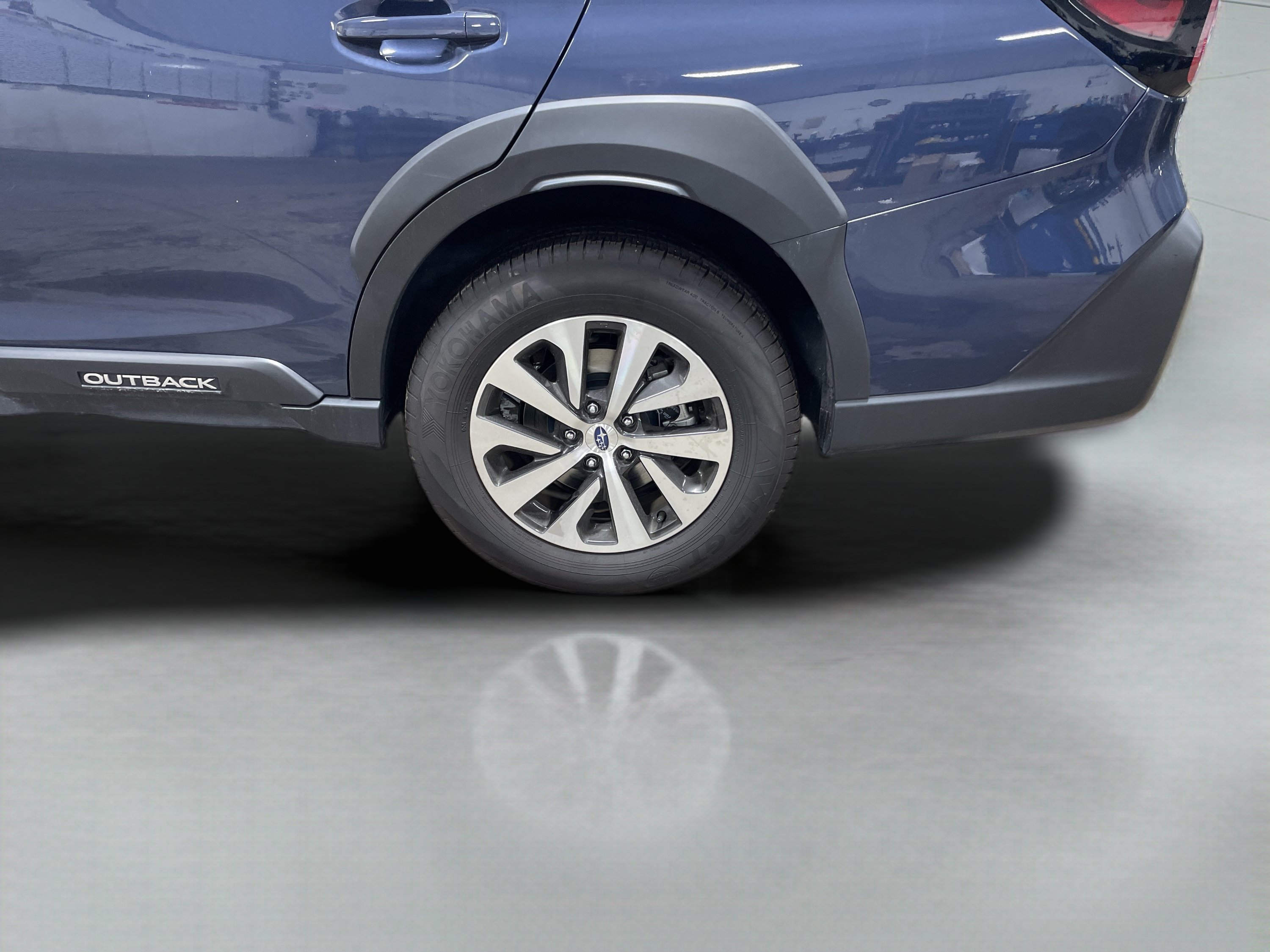 Used 2025 Subaru Outback Premium AWD/4WD image 9