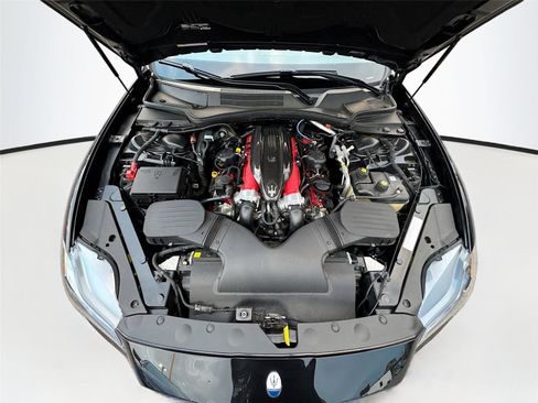 Used 2022 Maserati Quattroporte Trofeo image 33