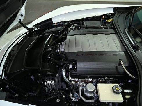 Used 2016 Chevrolet Corvette Stingray Coupe w/ 3LT Preferred Equipment Group image 21