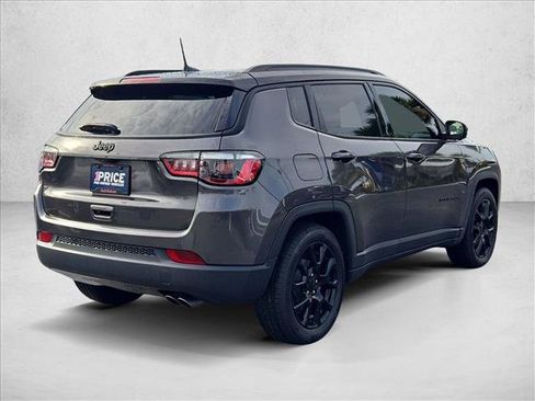 Used 2022 Jeep Compass Latitude w/ Convenience Group FWD image 5