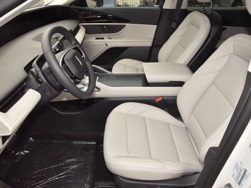 New 2026 Lincoln Nautilus Premier image 20