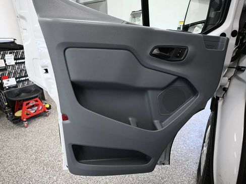 Used 2017 Ford Transit 250 130 Low Roof w/ Exterior Upgrade Package RWD image 14