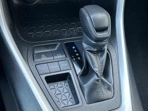 Used 2024 Toyota RAV4 XLE FWD image 24