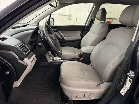Used 2016 Subaru Forester 2.5i Limited AWD/4WD image 5