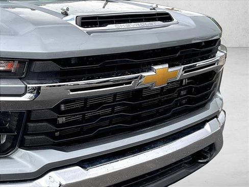 Used 2024 Chevrolet Silverado 3500 LT image 28