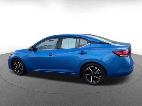 Used 2025 Nissan Sentra SV FWD image 10