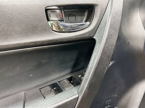 Used 2019 Toyota Corolla SE FWD image 15
