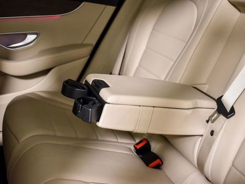 Certified 2022 Mercedes-Benz GLC 300 4MATIC w/ Premium Package Lite image 38