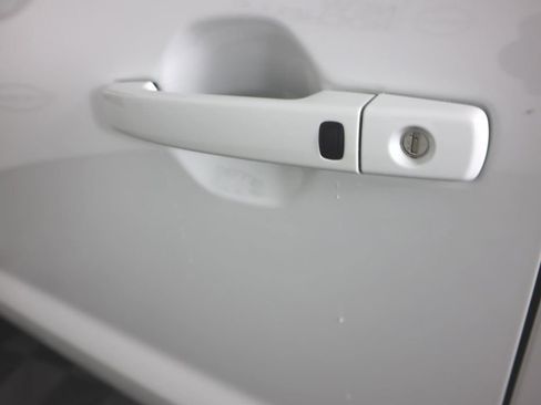 Certified 2024 Nissan Frontier SV w/ SV Convenience Package image 10