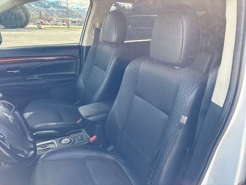 Used 2015 Mitsubishi Outlander GT image 11
