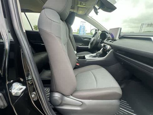 Used 2024 Toyota RAV4 XLE w/ Convenience Package image 12