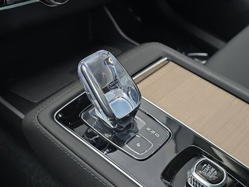 New 2026 Volvo XC90 B6 Plus w/ Protection Package Premier image 17