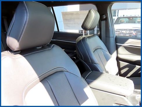 New 2026 Jeep Grand Cherokee L Limited AWD/4WD image 9