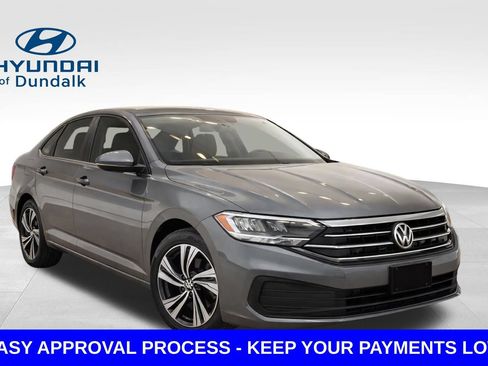 Used 2024 Volkswagen Jetta SE FWD image 3