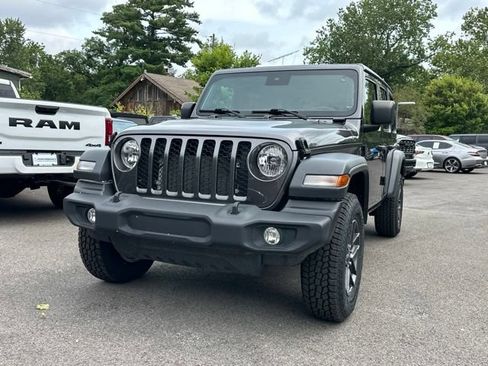 Used 2024 Jeep Wrangler Unlimited Sport AWD/4WD image 22