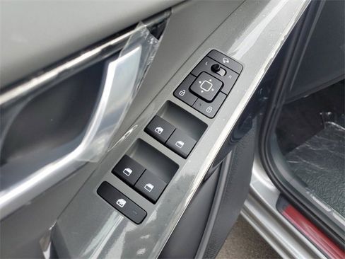 New 2025 Kia Niro EX Touring image 22