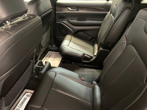 New 2026 Jeep Grand Cherokee L Limited w/ Luxury Tech Group II AWD/4WD image 5
