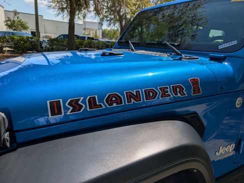 Used 2021 Jeep Wrangler Unlimited Islander image 11