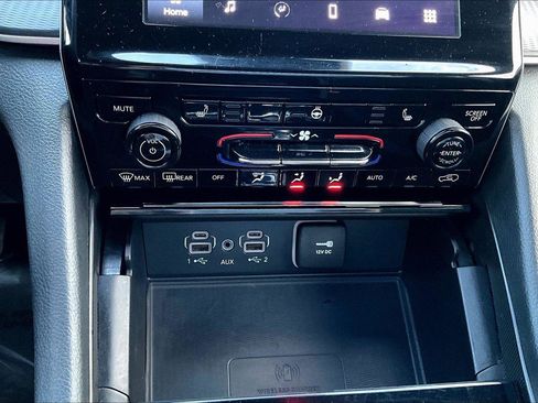 Used 2023 Jeep Grand Cherokee Altitude image 32