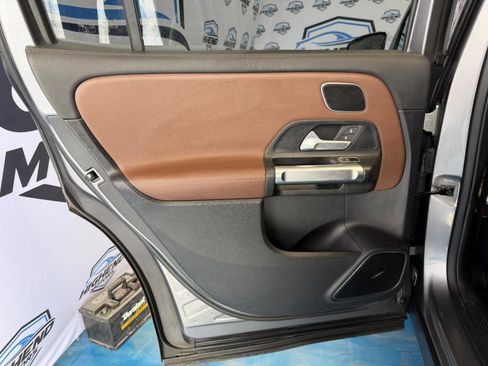 Used 2021 Mercedes-Benz GLB 250 4MATIC image 18