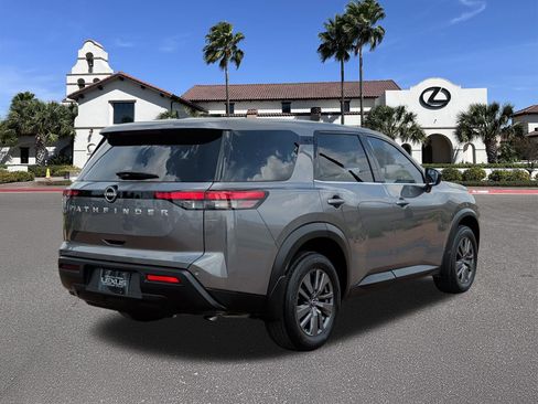 Used 2023 Nissan Pathfinder S FWD image 2
