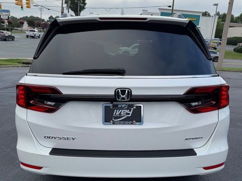 Used 2024 Honda Odyssey Sport image 5