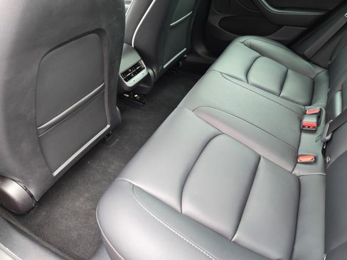 Used 2022 Tesla Model 3 RWD image 11