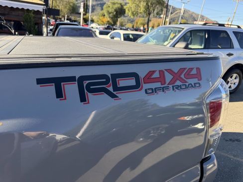 Used 2021 Toyota Tacoma TRD Off-Road w/ Technology Package image 11