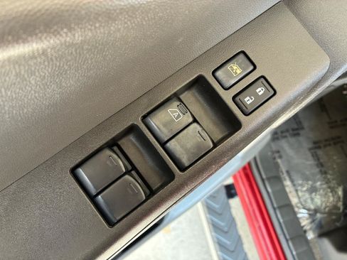 Used 2013 Nissan Xterra X RWD image 9