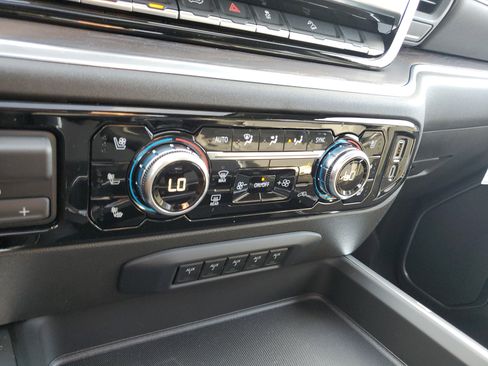 New 2025 GMC Sierra 3500 SLT w/ SLT Premium Package image 21