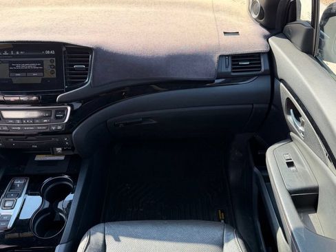 Used 2021 Honda Pilot Black Edition image 12