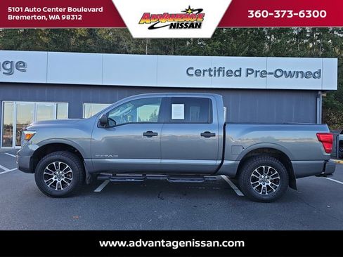 Used 2022 Nissan Titan SV w/ Accessory Utility Package image 2