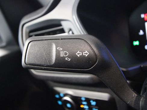 Used 2025 Ford Escape SE w/ Class II Trailer Tow Package image 12