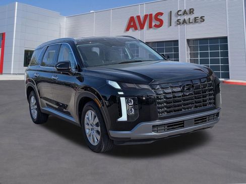Used 2025 Hyundai Palisade SEL FWD image 3