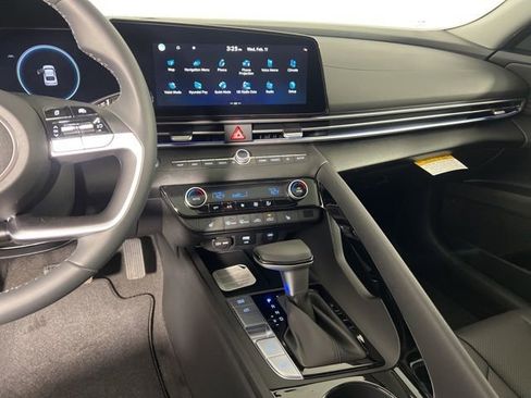 New 2026 Hyundai Elantra Limited image 26