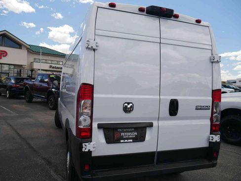Used 2024 RAM ProMaster 2500 w/ Convenience Group FWD image 7
