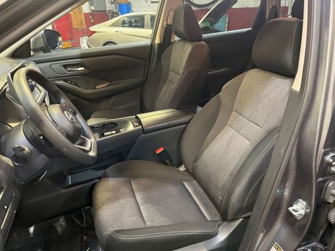 Used 2024 Nissan Rogue SV image 37