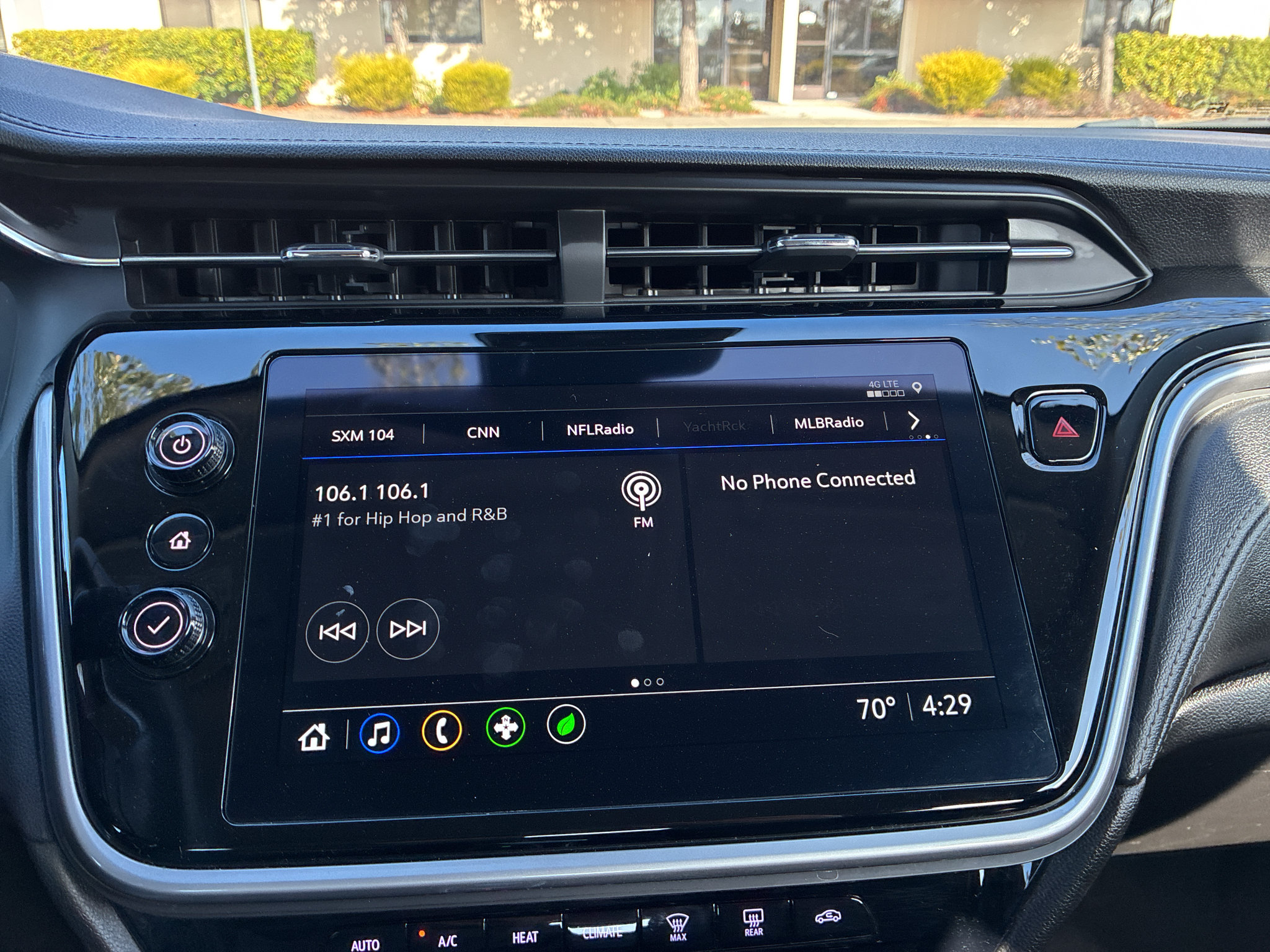 Used 2022 Chevrolet Bolt EUV LT FWD image 24