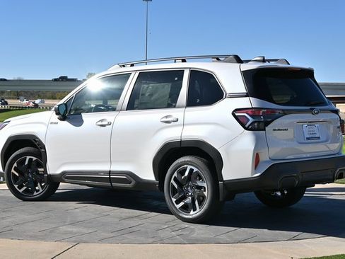 New 2025 Subaru Forester Limited image 5