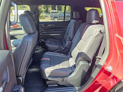 New 2026 Chevrolet Traverse RS image 17