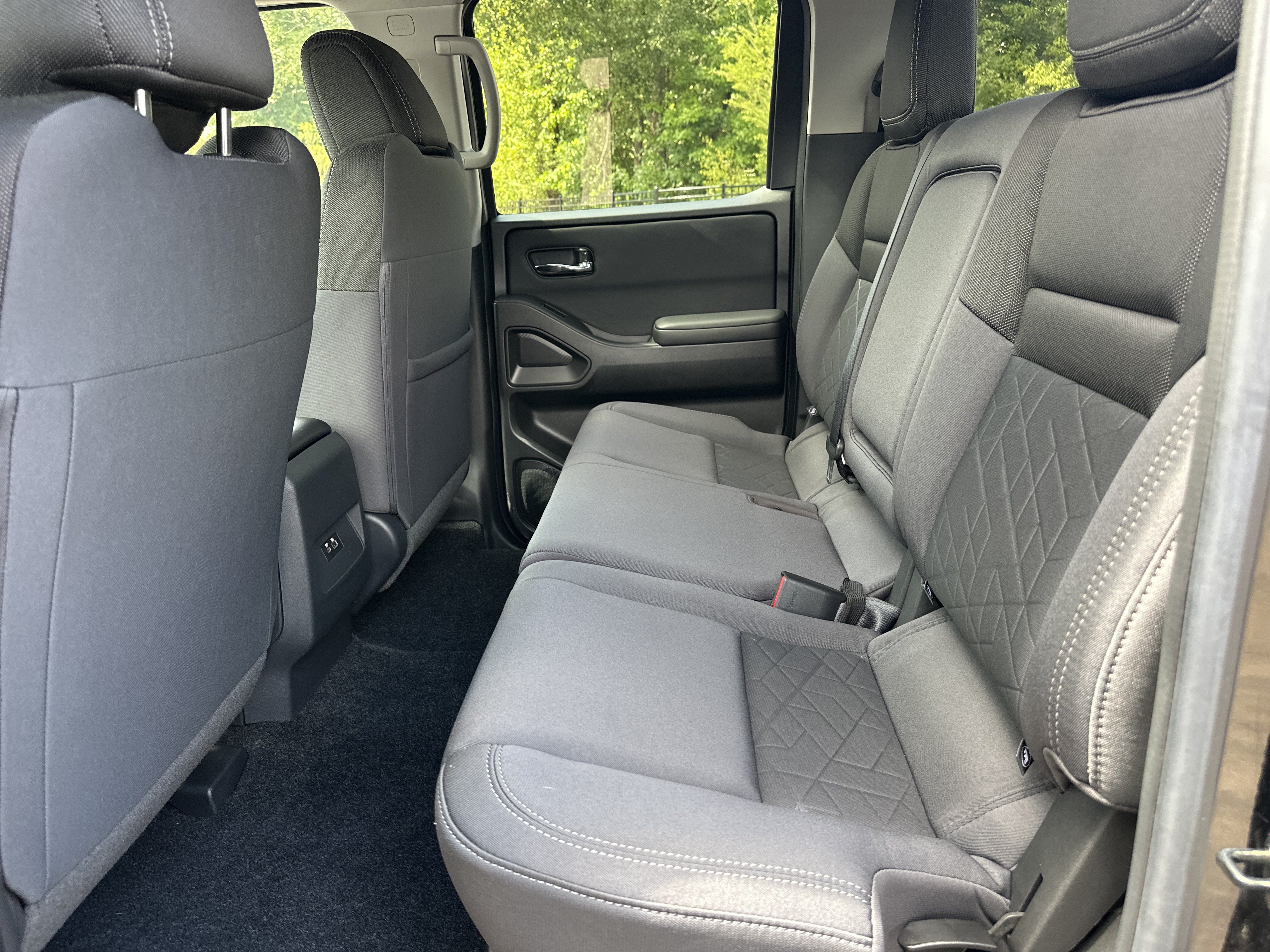 Used 2025 Nissan Frontier SV RWD image 21