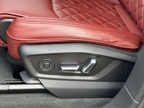 Used 2024 Audi SQ7 Premium Plus w/ S Sport Package image 21