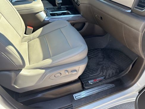 Used 2022 Chevrolet Silverado 1500 LTZ image 16