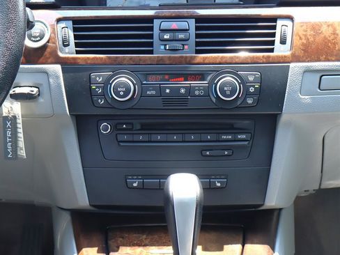 Used 2009 BMW 335i xDrive Sedan AWD/4WD image 13