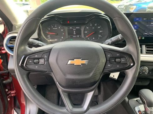 Certified 2024 Chevrolet Trax LS w/ LS Convenience Package FWD image 16