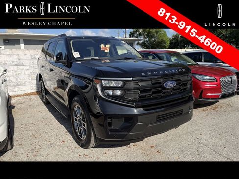 Used 2025 Ford Expedition Active RWD image 13