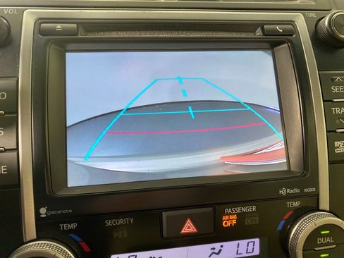 Used 2014 Toyota Camry XLE image 26