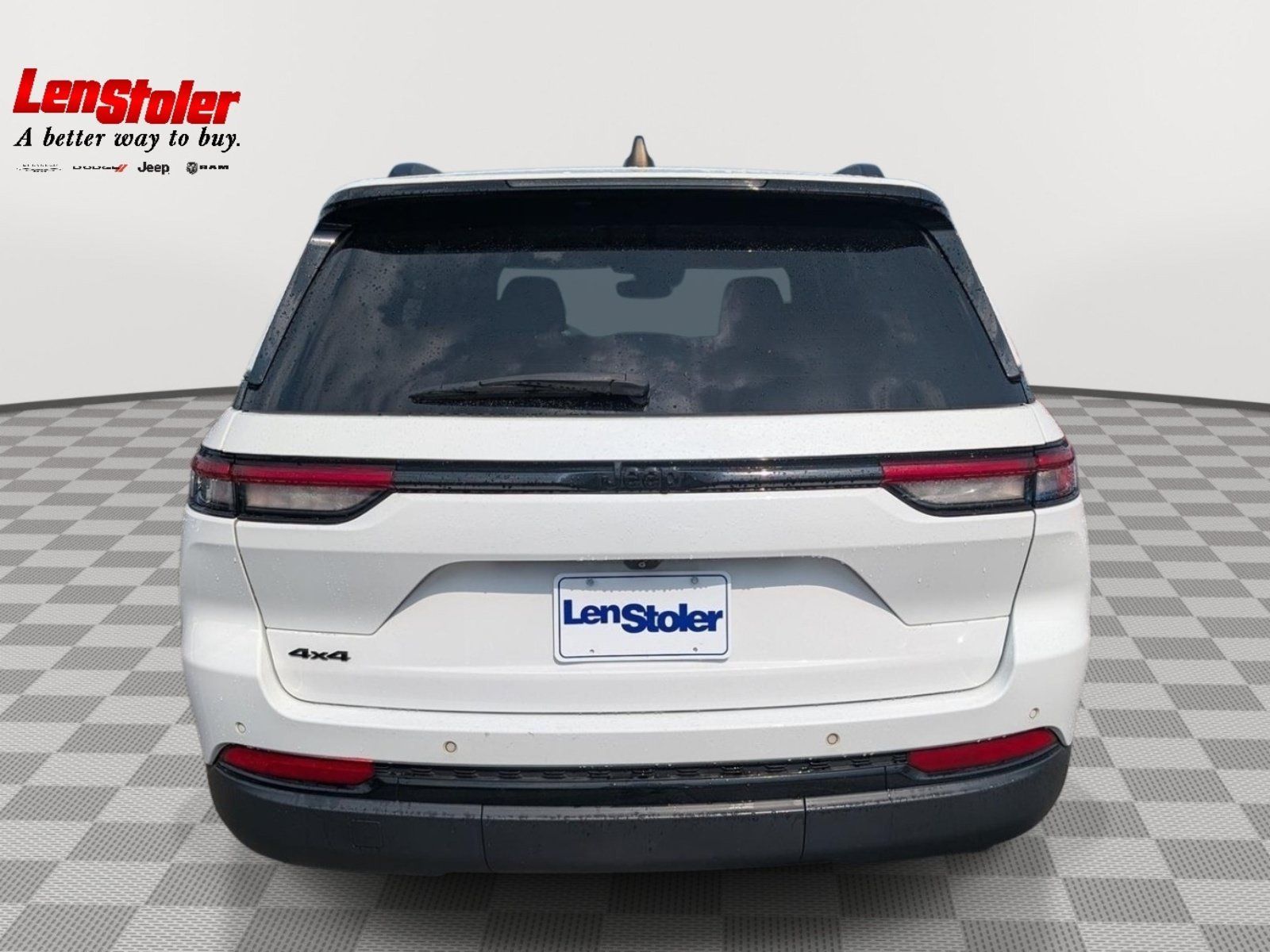 Used 2023 Jeep Grand Cherokee Altitude AWD/4WD image 4