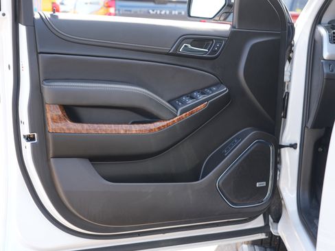 Used 2020 Chevrolet Suburban Premier AWD/4WD image 14